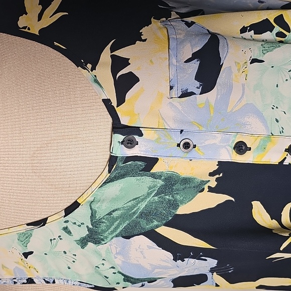 Style & Co. Navy Floral Button Up Top With Flair. Size Small Petite. - Picture 2 of 6